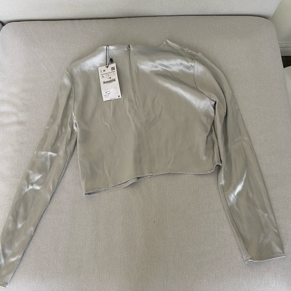 🛍️NEW ZARA SATIN EFFECT SHOULDER PAD TOP - Picture 4 of 4